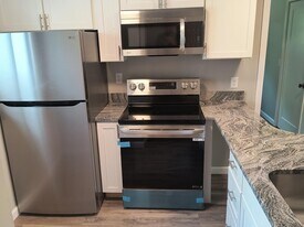 8 N Pembroke Rd in Pembroke, NH - Building Photo