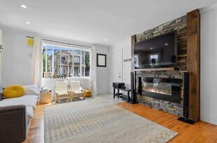 7 Archambault Rue in Gatineau, QC - Building Photo