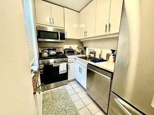 275 Greenwich St in New York, NY - Building Photo - Building Photo