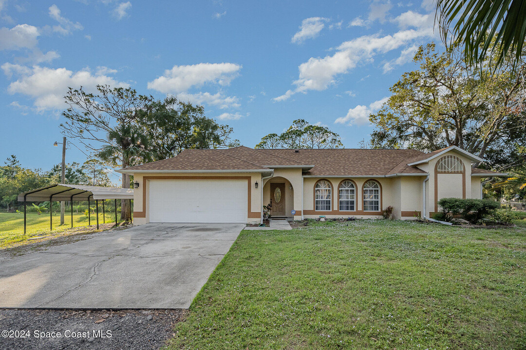 2980 Westside Ave in Palm Bay, FL - Foto de edificio