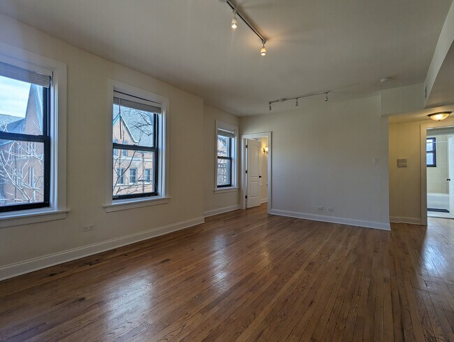 4040 N Ashland Ave, Unit 3E in Chicago, IL - Building Photo - Building Photo