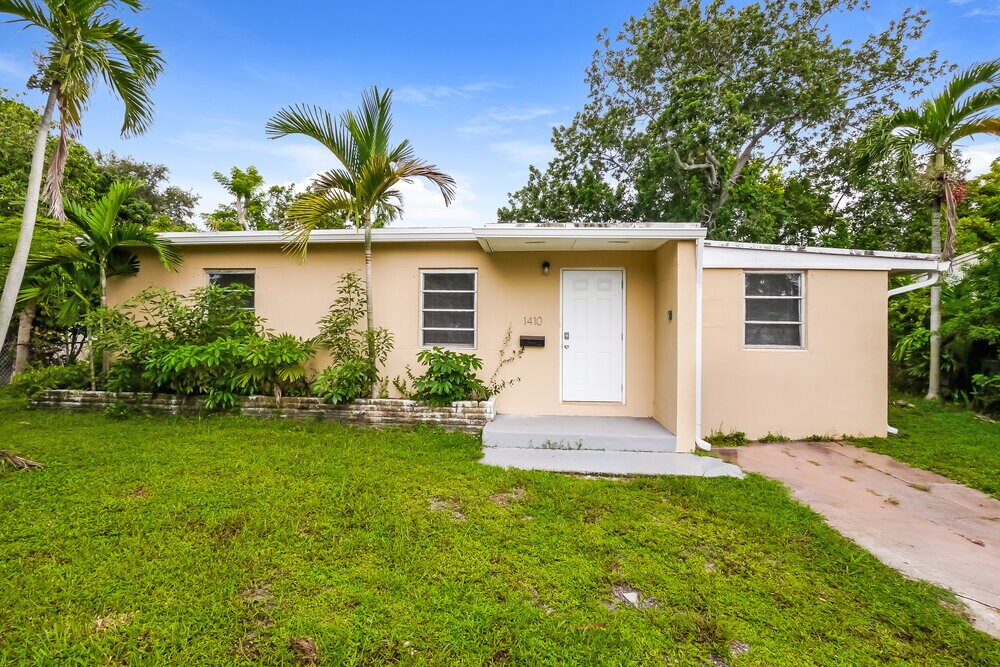 1410 NE 156th Terrace in North Miami Beach, FL - Building Photo