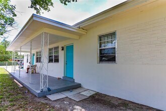 2171 NW 100th St in Miami, FL - Building Photo - Building Photo