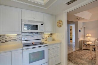 2743 Ocean Dr, Unit APT 39E in Vero Beach, FL - Building Photo - Building Photo