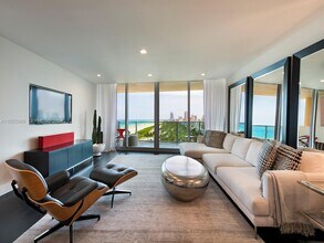 1455 Ocean Dr in Miami Beach, FL - Foto de edificio - Building Photo