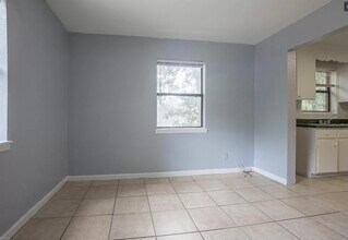 2678 Ernest Street, Unit 3 in Jacksonville, FL - Foto de edificio - Building Photo