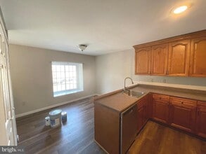 9817 Rainleaf Ct in Columbia, MD - Building Photo - Building Photo