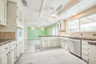 33338 Mento Ave in Fresno, CA - Foto de edificio - Building Photo