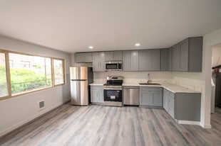 1451 E Republican St in Seattle, WA - Building Photo