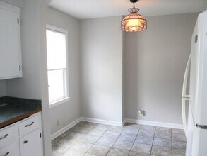 1324 Waverly Dr in Kalamazoo, MI - Building Photo - Building Photo