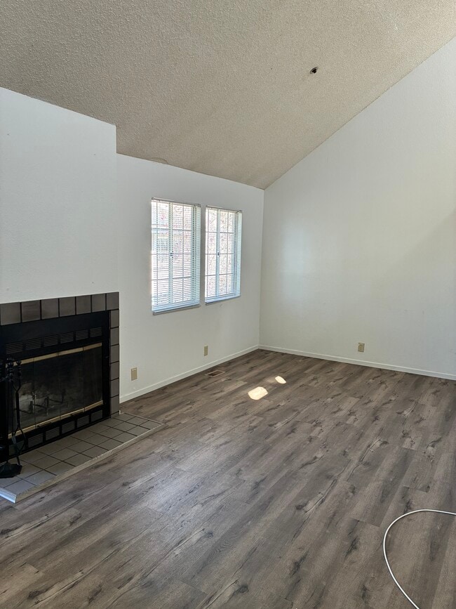 1025 Southwood Dr, Unit Southwood in San Luis Obispo, CA - Building Photo - Building Photo
