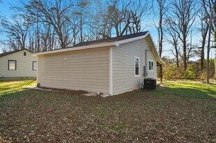 930 Bond Ave in Gastonia, NC - Building Photo