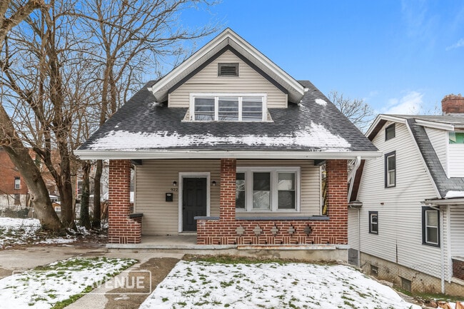 property at 922 Wells St