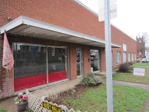 107 W Main St in Rockwell, NC - Foto de edificio - Building Photo