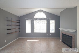 1836 Via Cuarto in Oceanside, CA - Building Photo - Building Photo