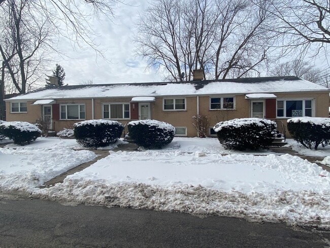 300-304 Sherman Ave in Evanston, IL - Building Photo - Building Photo