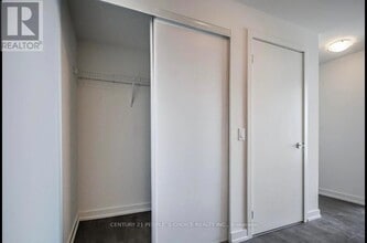 55 Duke St W in Kitchener, ON - Building Photo - Building Photo