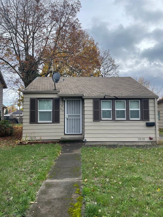 1010 Garnet St NE in Salem, OR - Building Photo