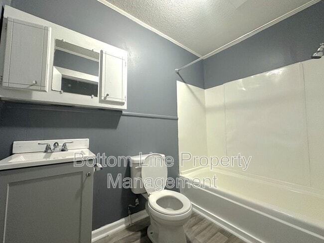 property at 815 S Weldon St