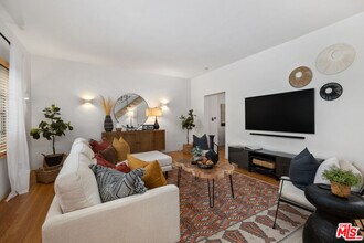 464 N Harper Ave in Los Angeles, CA - Building Photo - Building Photo