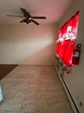 228 E 24th St, Unit 8 in Paterson, NJ - Foto de edificio - Building Photo