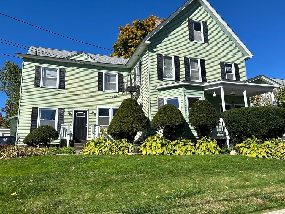 50 Cross St in Nashua, NH - Building Photo