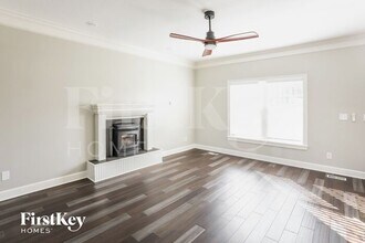 911 E 8th Cir in Kearney, MO - Building Photo - Building Photo