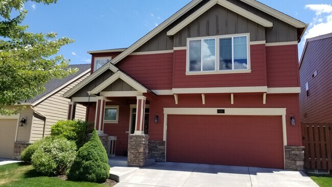 61252 Dayspring Dr in Bend, OR - Building Photo - Building Photo