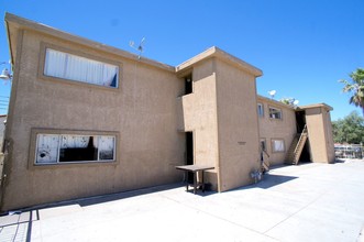 757 E Twain Ave in Las Vegas, NV - Building Photo - Building Photo