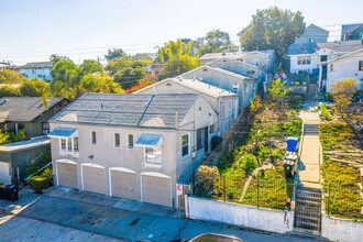 1426 Allison Ave in Los Angeles, CA - Foto de edificio - Building Photo