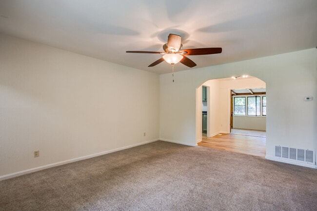 1334 N Estelle Ave in Wichita, KS - Building Photo - Building Photo