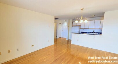 100 Queensberry St in Boston, MA - Foto de edificio - Building Photo