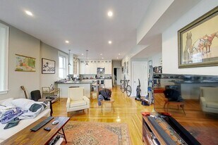 3 1/2 Bull St, Unit 1 in Newport, RI - Building Photo