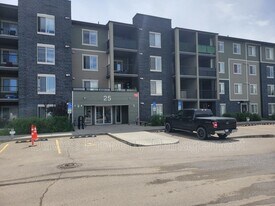 25 Element Dr N in St. Albert, AB - Building Photo