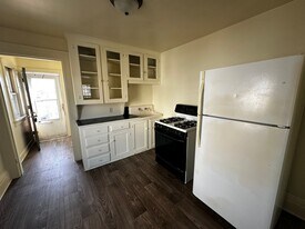 16 N Washington St in Janesville, WI - Building Photo