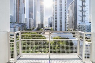 2200 NE 4th Ave, Unit 807 in Miami, FL - Building Photo