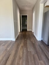 4 Poplar St in Porterdale, GA - Foto de edificio - Building Photo