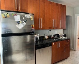 273 Cardinal Medeiros Ave, Unit 2 in Cambridge, MA - Foto de edificio - Building Photo