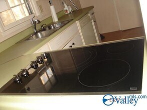 3319 Barton Ave NW in Huntsville, AL - Foto de edificio - Building Photo