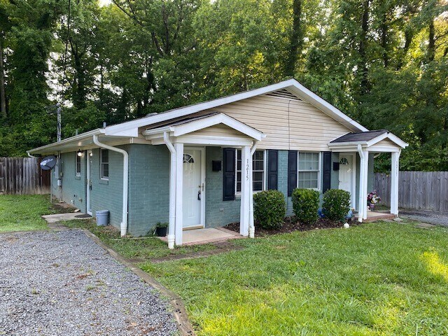 1215 Hibiscus St in Durham, NC - Building Photo