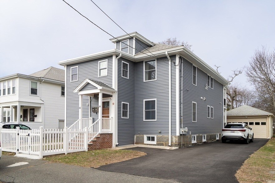 52 Holyoke St, Unit 2 in Quincy, MA - Building Photo