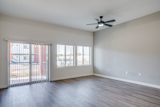 Landmark on 67th Ave in Peoria, AZ - Building Photo - Interior Photo