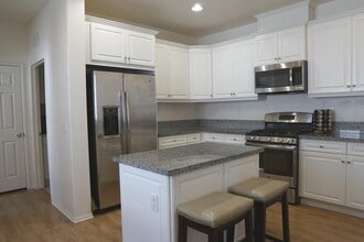 637 Calle Vibrante in Palm Desert, CA - Building Photo - Building Photo