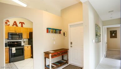 6645 Huntington Lakes Cir in Naples, FL - Foto de edificio - Building Photo