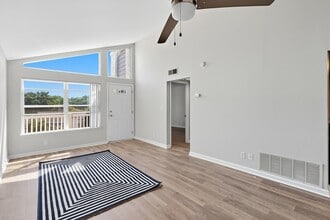 Fieldpointe of St. Louis in St. Louis, MO - Building Photo - Building Photo