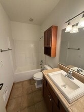 6432 NE Melby Way, Unit 104 in Moses Lake, WA - Foto de edificio - Building Photo