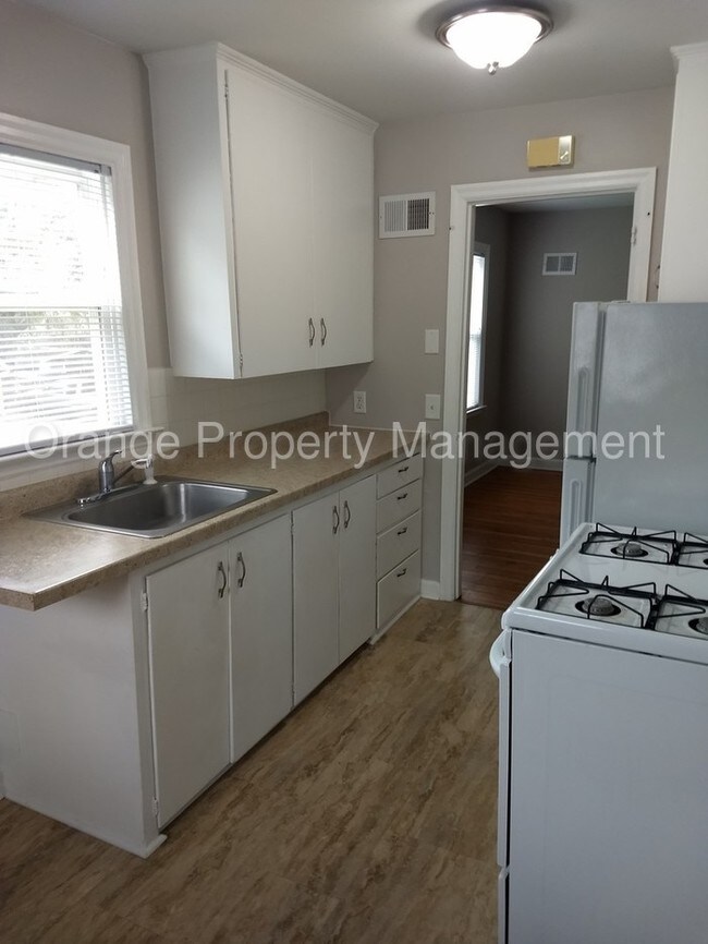 824 N 46th St-Unit -2 in Omaha, NE - Building Photo - Building Photo