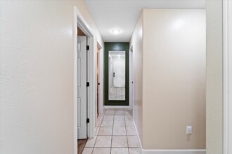 19 S Edison St-Unit -Unit B in Kennewick, WA - Building Photo - Building Photo