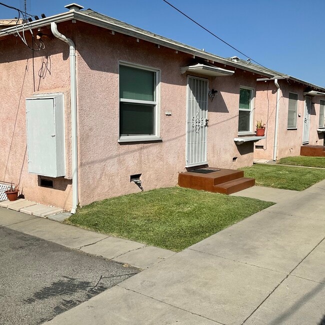 property at 1709 S Redondo Blvd