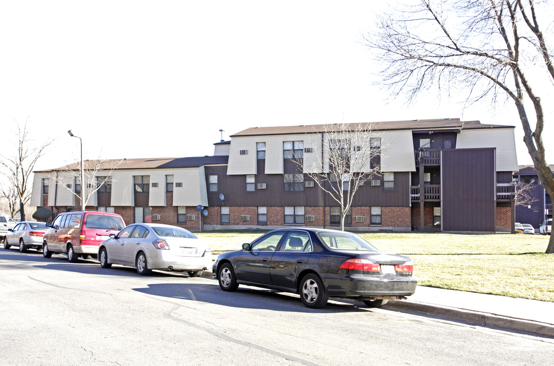 Concordia Place Apartments in Chicago, IL - Building Photo